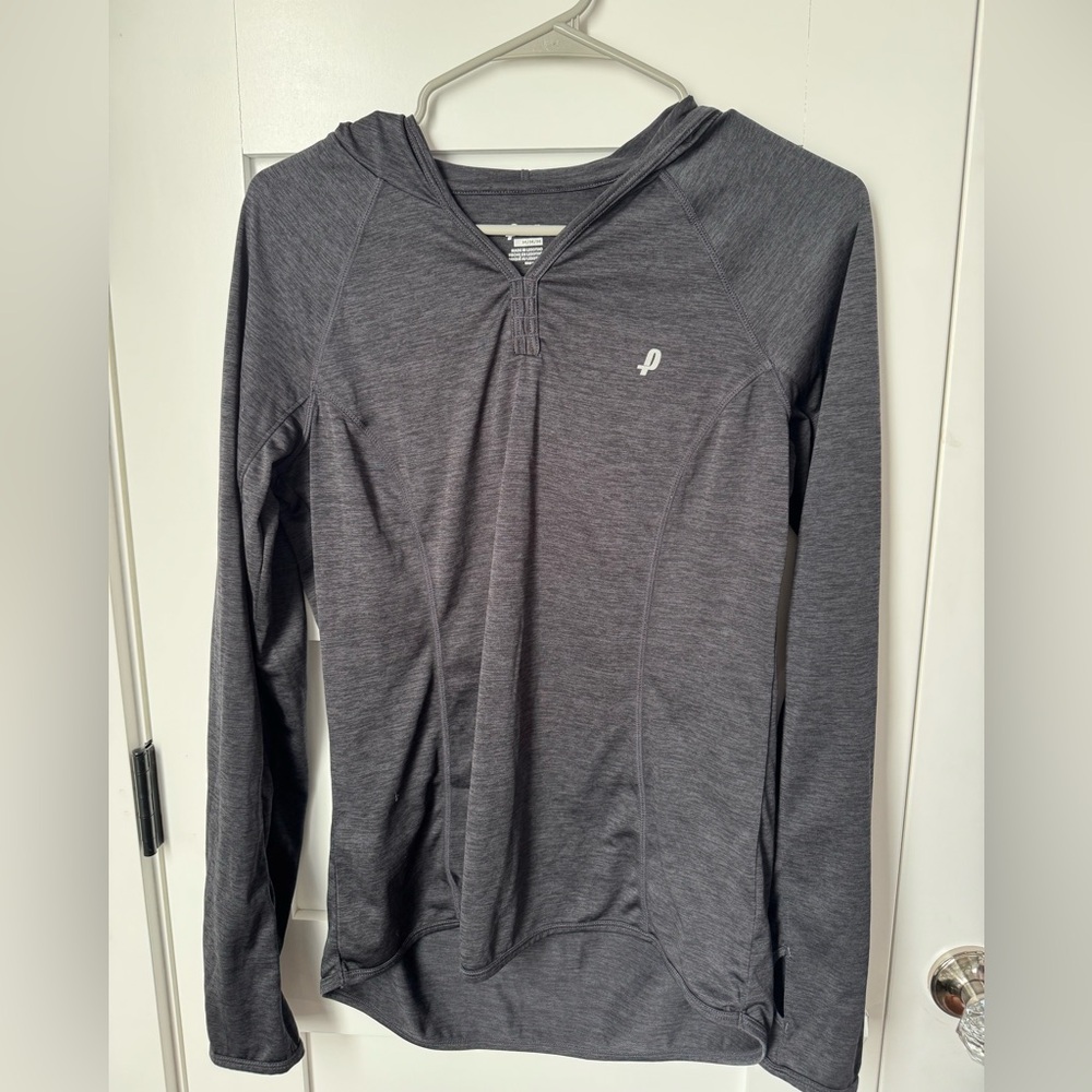 Penn Women’s Long Sleeve Athletic Hoodie size medium